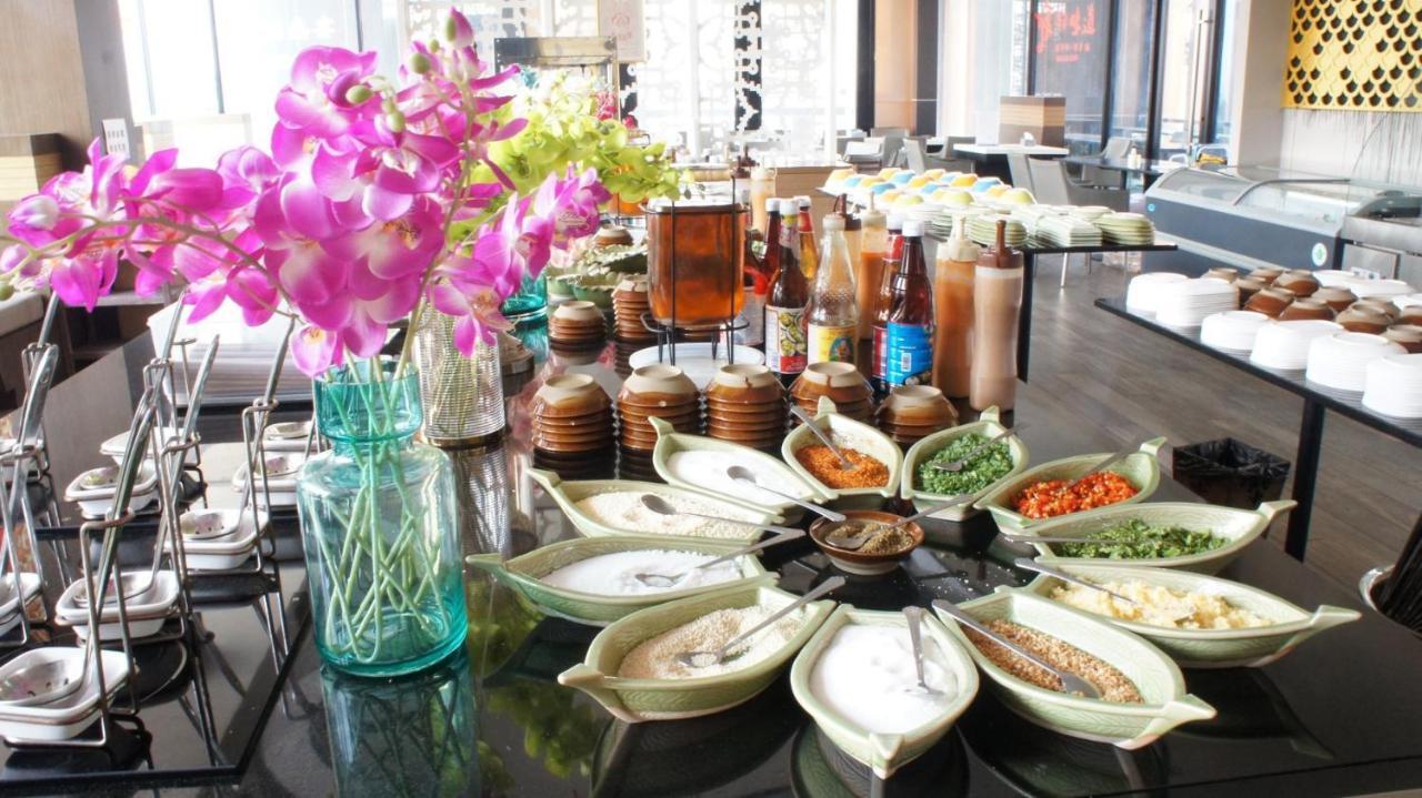 The Astra Chiang Mai Family Room Esterno foto